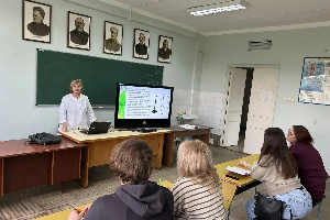 Студенты стройотрядов осваивают профессию «Животновод».